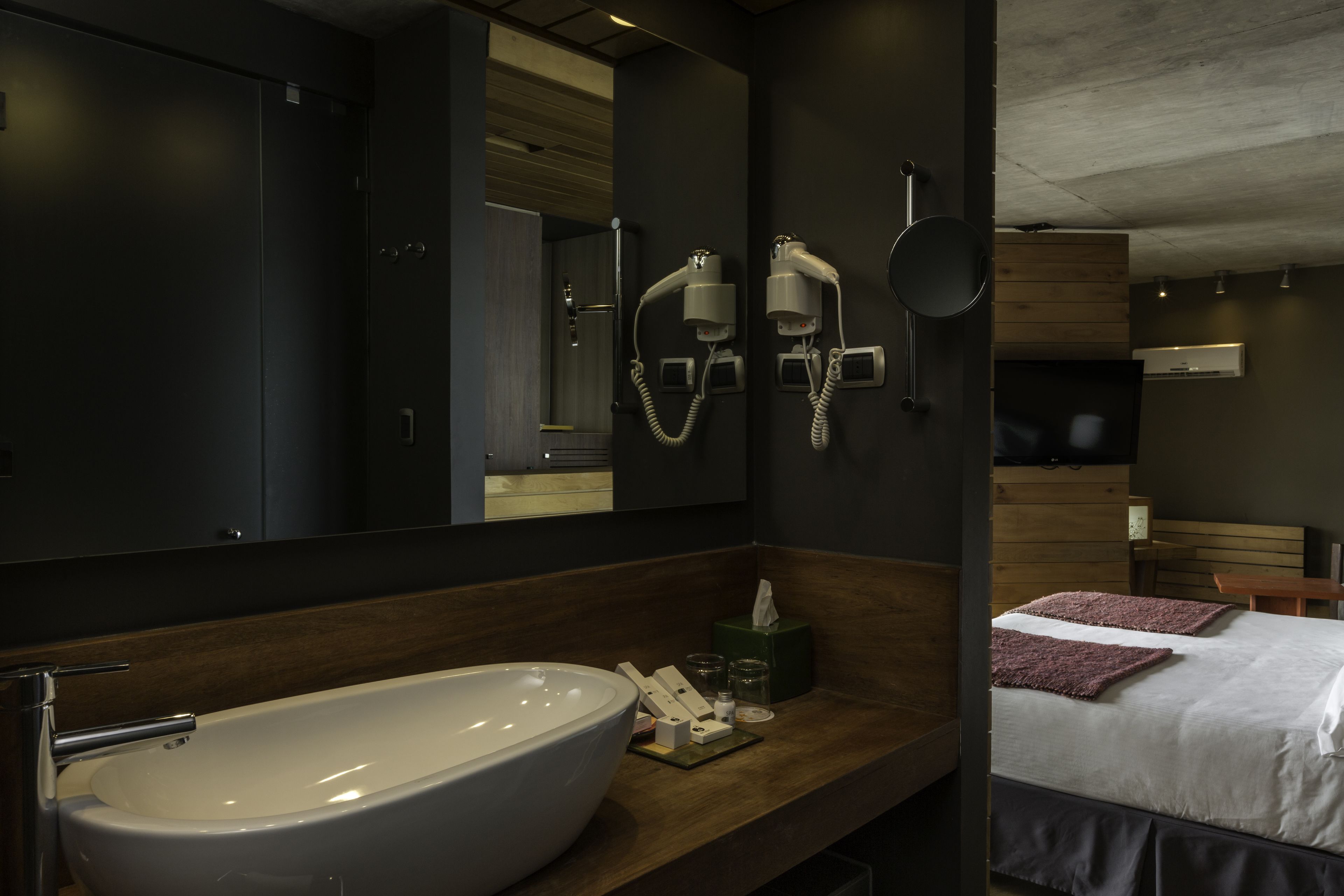 presidential room | bathroom | separate bathtub and shower, deep-soaking bathtub, rainfall showerhead