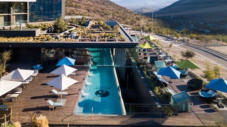 Indoor pool, outdoor pool, pool loungers. Enjoy Santiago - Hotel del Valle