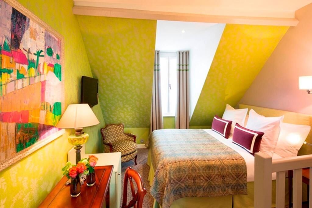 Minibar, in-room safe, desk, blackout drapes