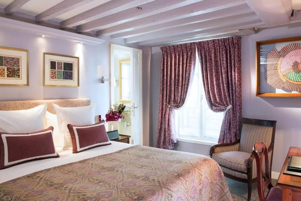 Minibar, in-room safe, desk, blackout drapes