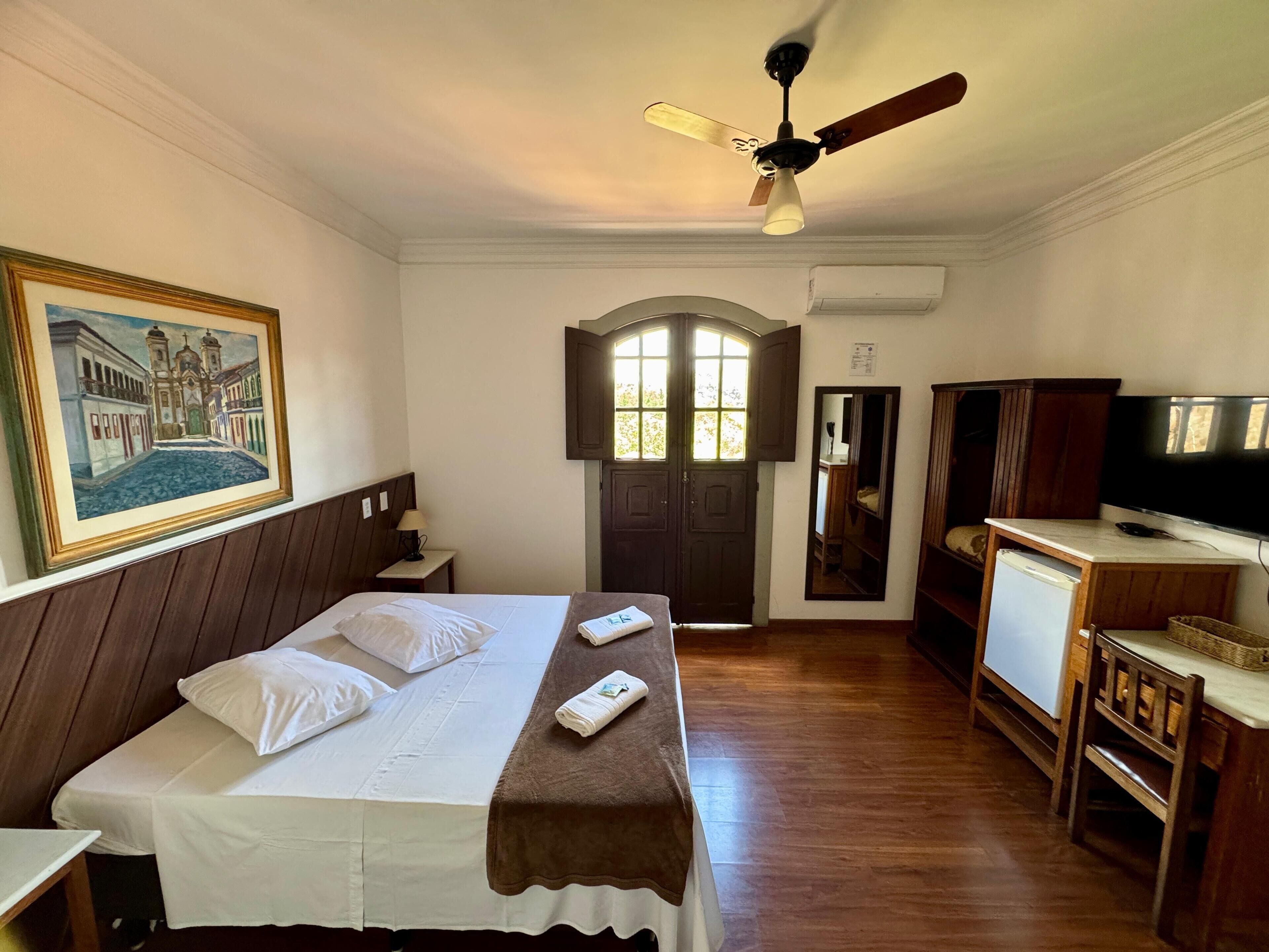 Superior Double Room, 1 Queen Bed, Mountain View | Minibar, free WiFi, bed sheets