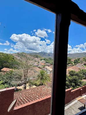 Minibar, free WiFi, bed sheets