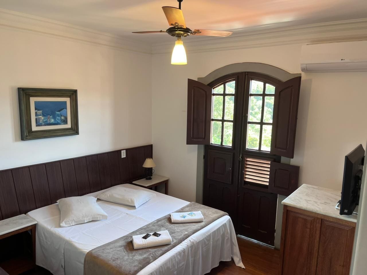 Camera Luxury, vista montagna | Minibar, Wi-Fi gratuito, lenzuola