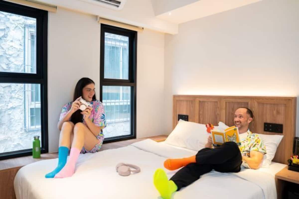 In-room safe, free WiFi, bed sheets