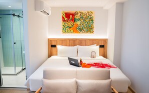 The Duo (Deluxe Studio) | In-room safe, free WiFi, bed sheets