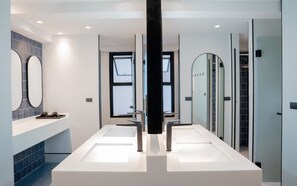 Salle de bain commune