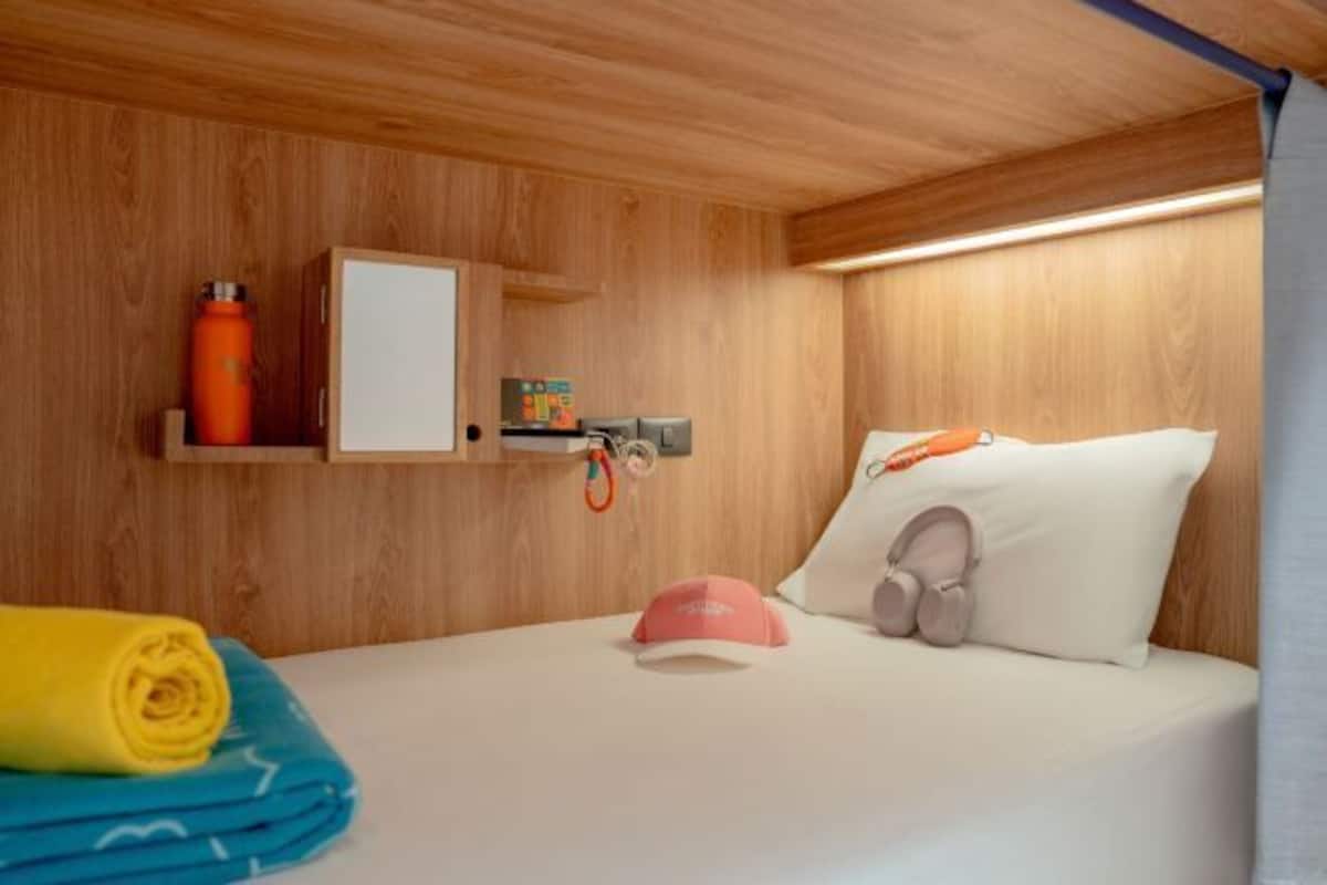 In-room safe, free WiFi, bed sheets