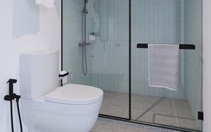 The Sidekick (Superior Double Room) | Bathroom