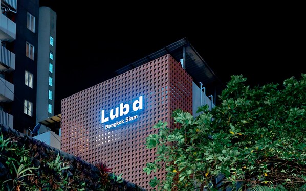 Uklassifisert bilde, 1 av 120, knapp