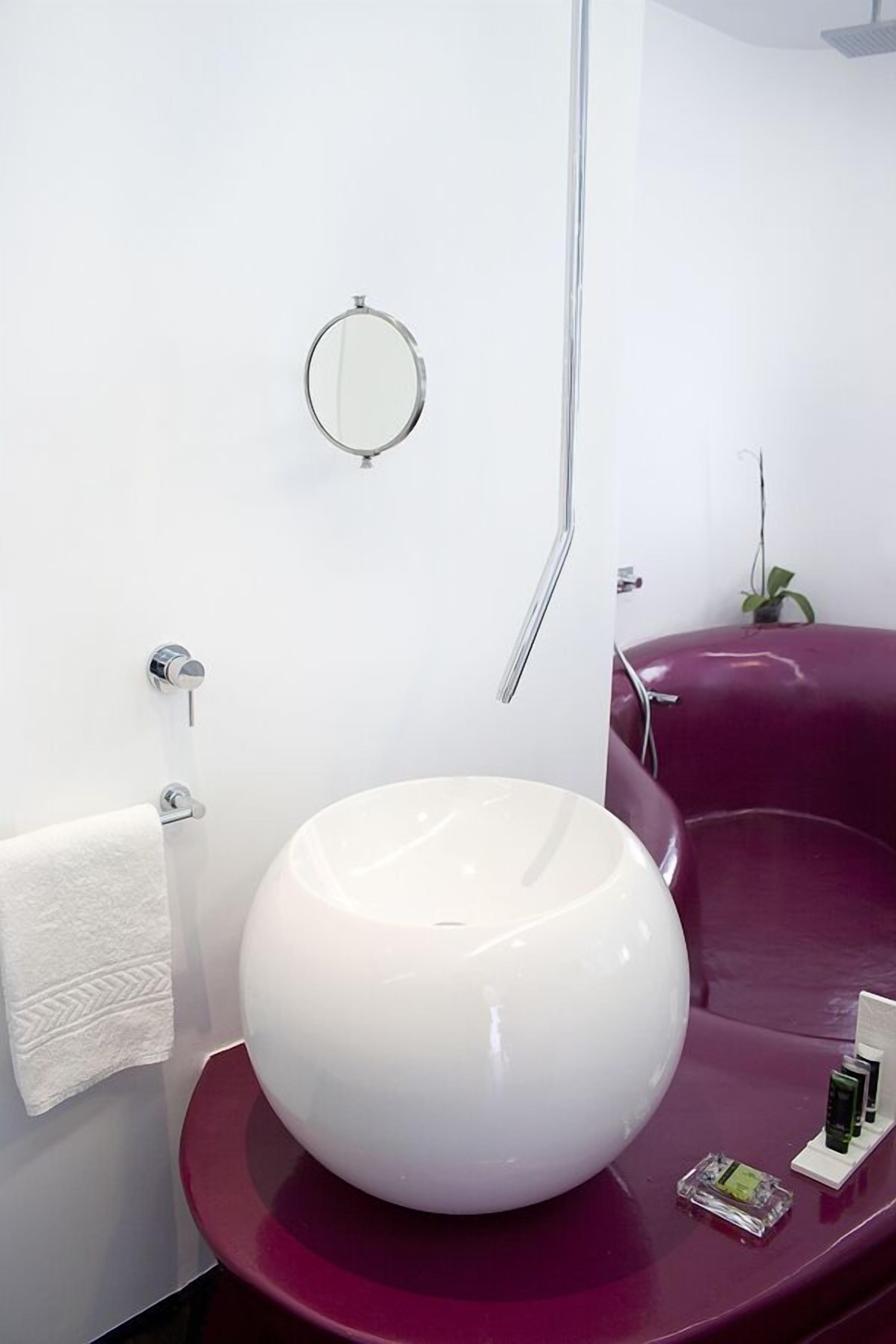 superior room | bathroom sink