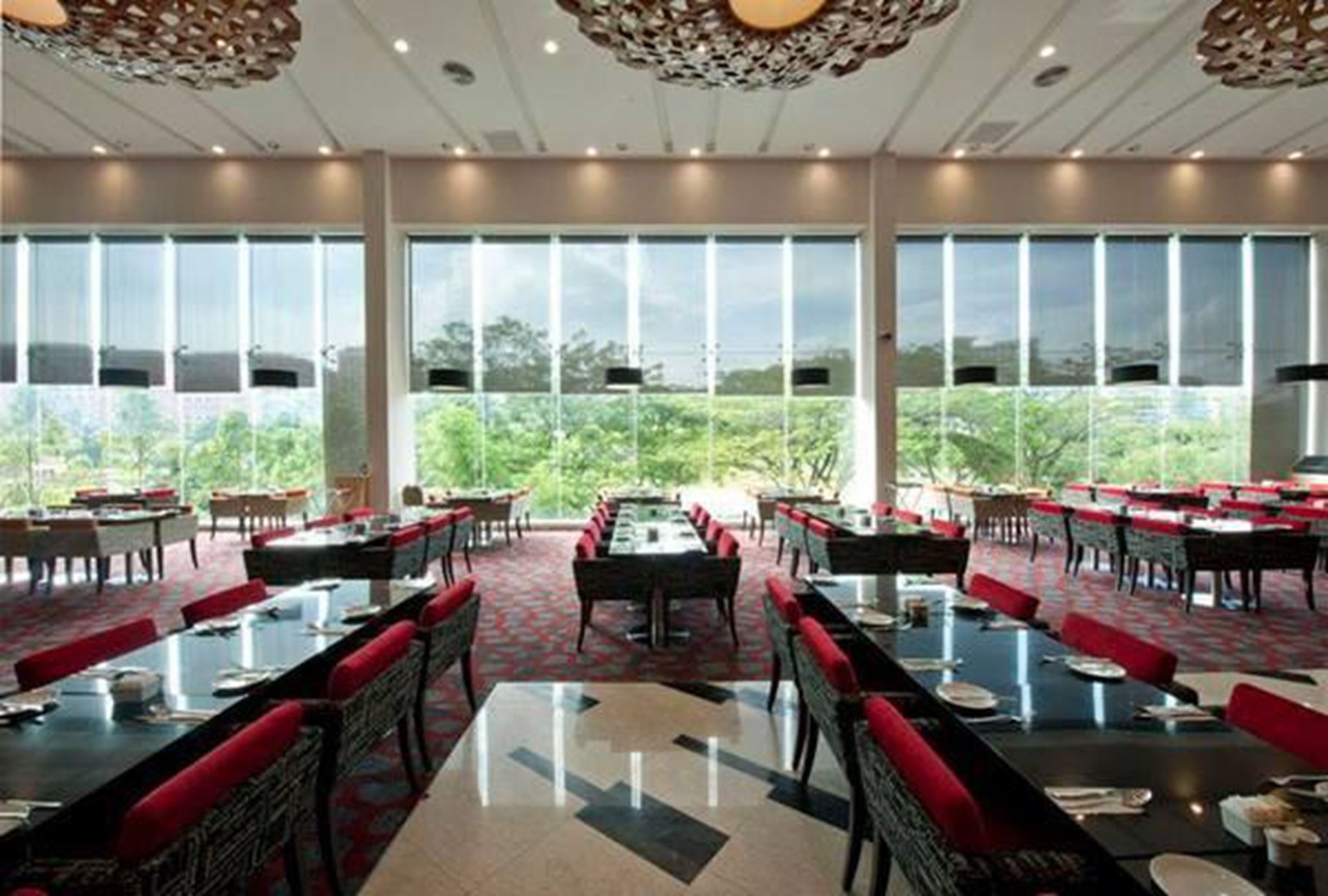 breakfast, lunch and dinner served