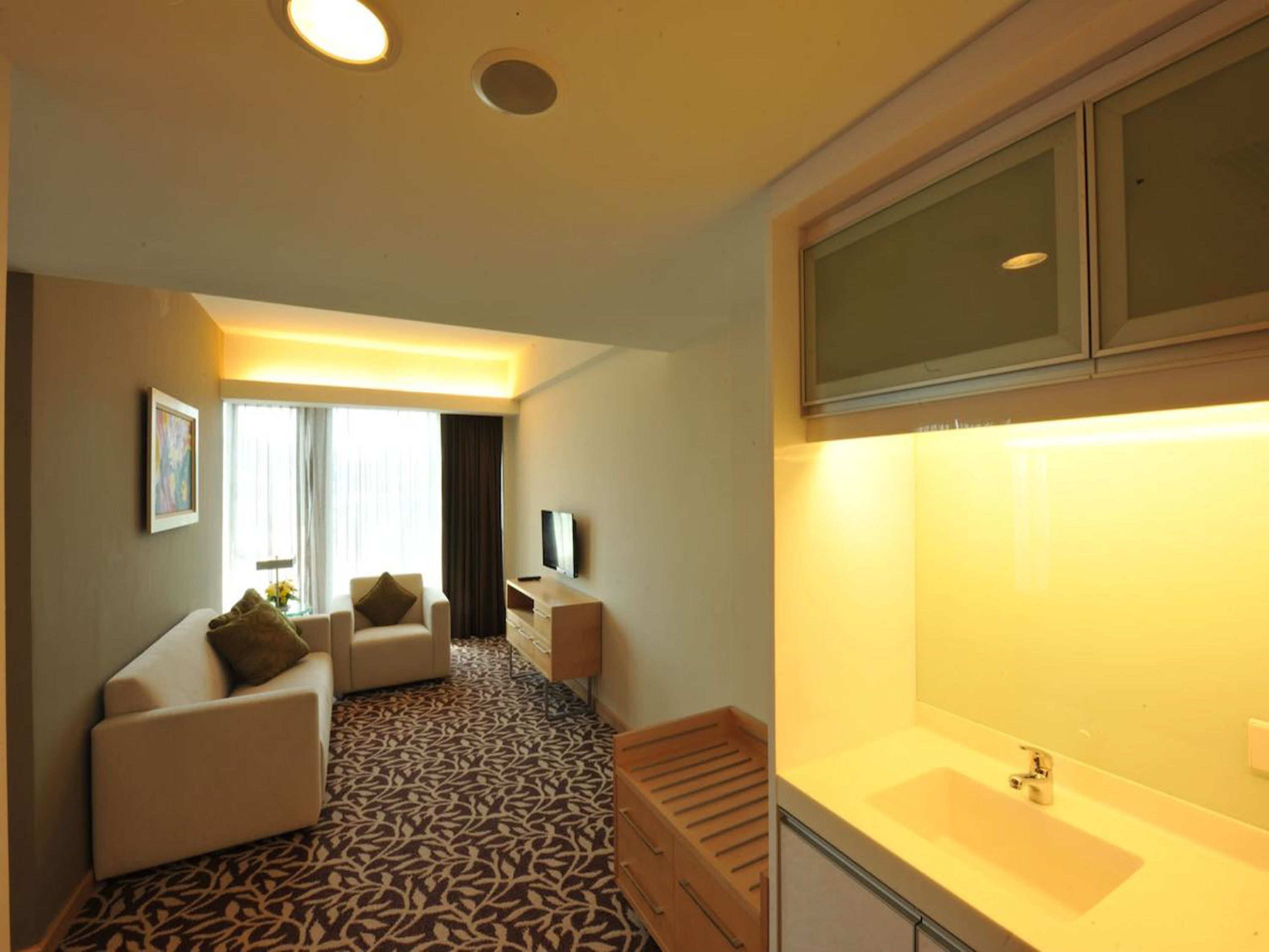 executive suite | 1 bedroom, minibar, in-room safe, desk