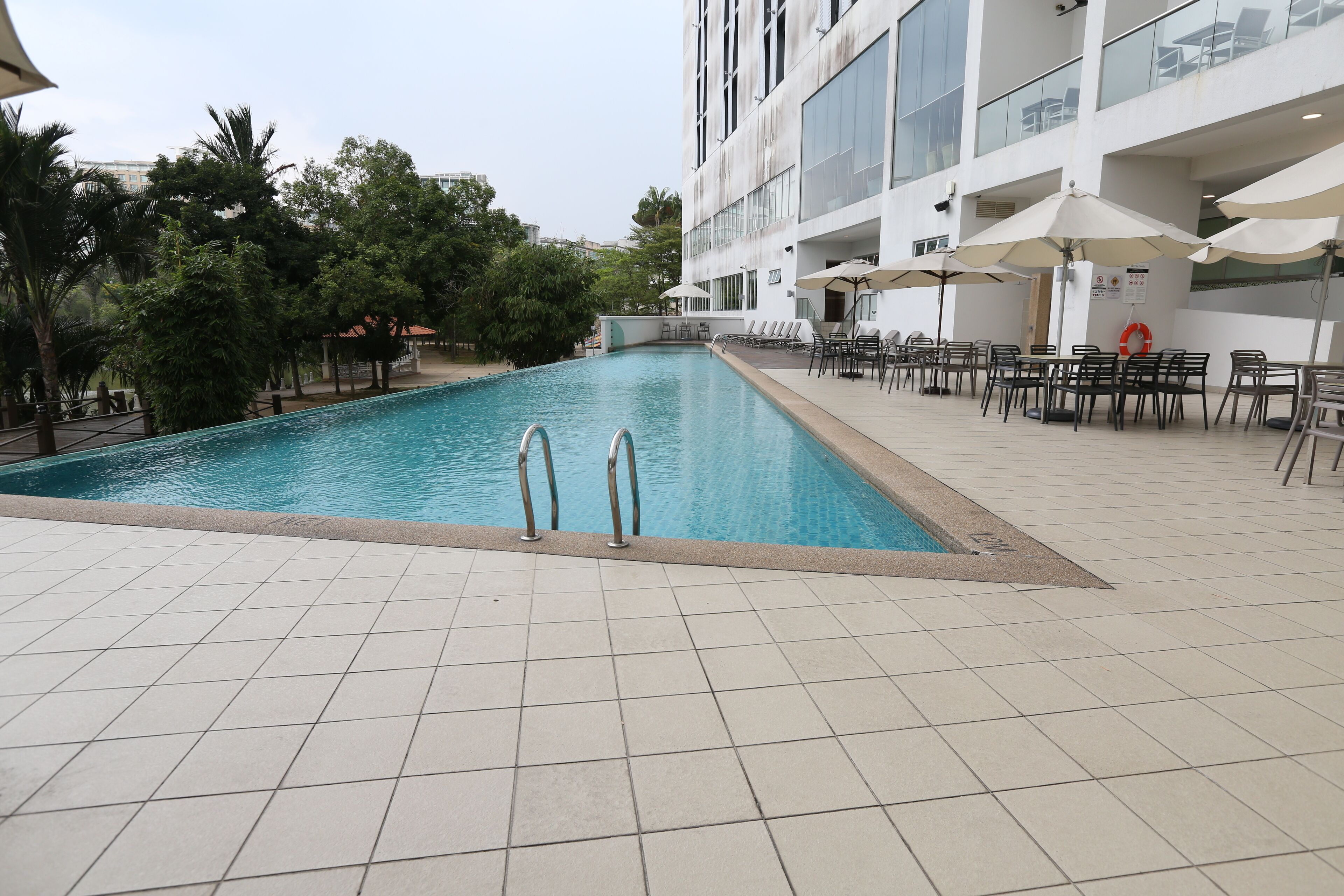 outdoor pool, pool loungers