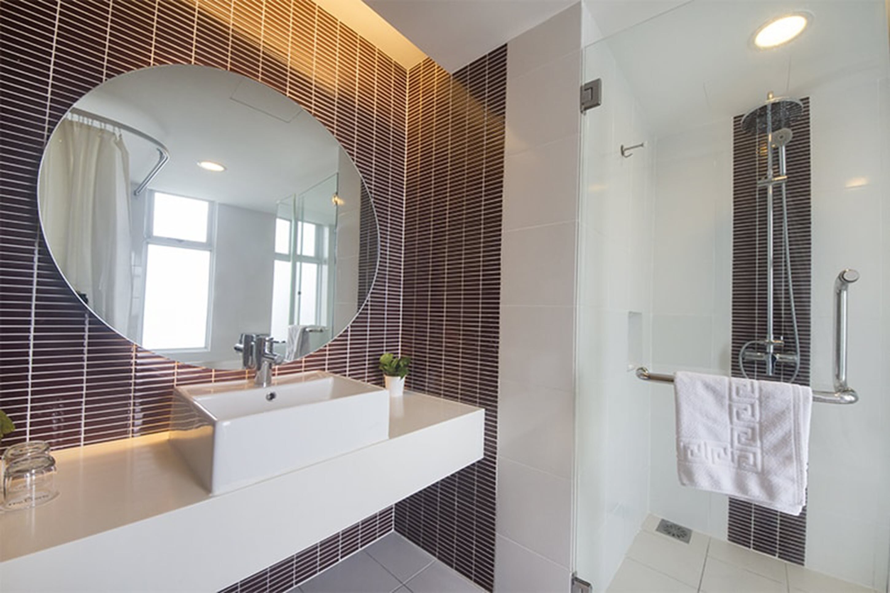 executive suite | 1 bedroom, minibar, in-room safe, desk