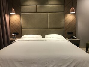 Club Superior Room | Premium bedding, minibar, in-room safe, individually furnished - Levana Hotel (Lucknow)