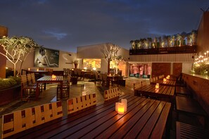 Terrace/patio - Levana Hotel (Lucknow)