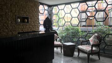 Couples treatment room(s), aromatherapy, hot stone massages