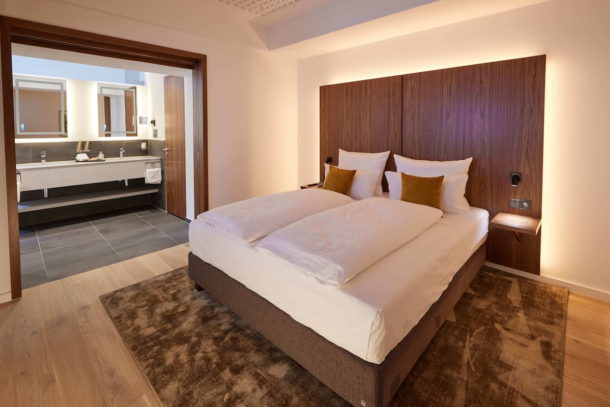 hypo-allergenic bedding, memory-foam beds, free minibar, in-room safe