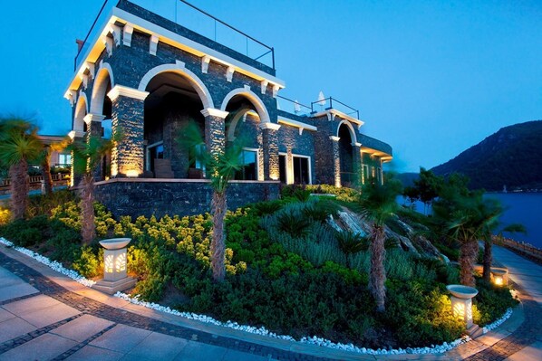 Front of property - evening/night