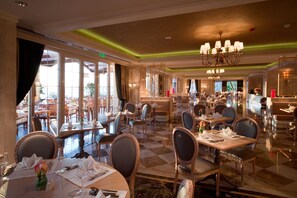 4 restaurants, breakfast, lunch, dinner served; international cuisine