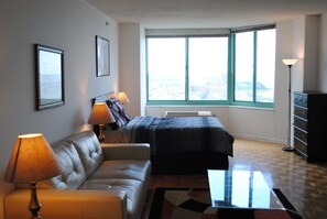 Studio | 1 bedroom, individually furnished, desk, iron/ironing board - Hudson Suites at Newport (Jersey City)