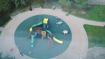 Children’s play area – outdoor