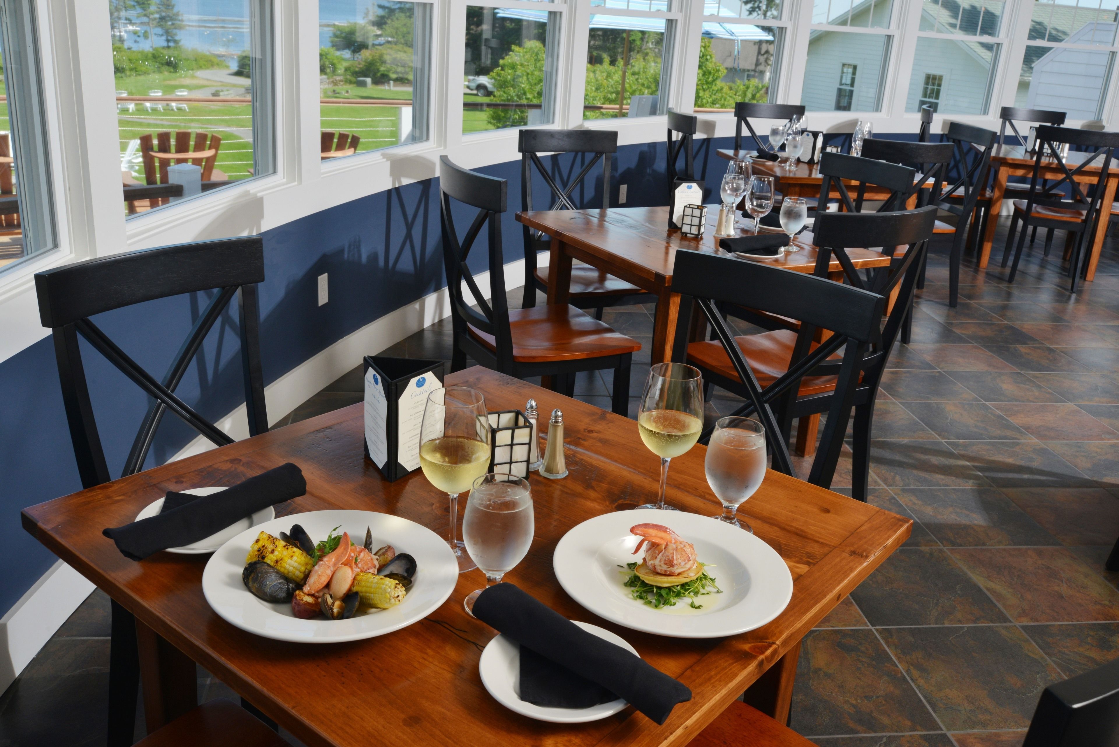 breakfast, lunch, dinner served; sea views