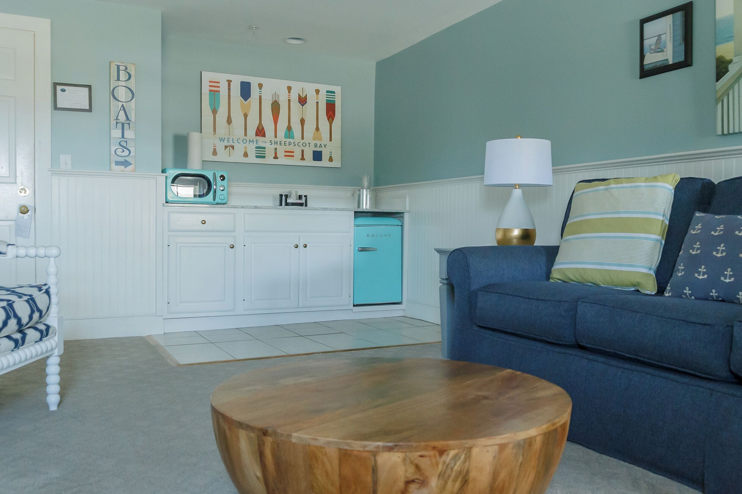 deluxe suite | living area