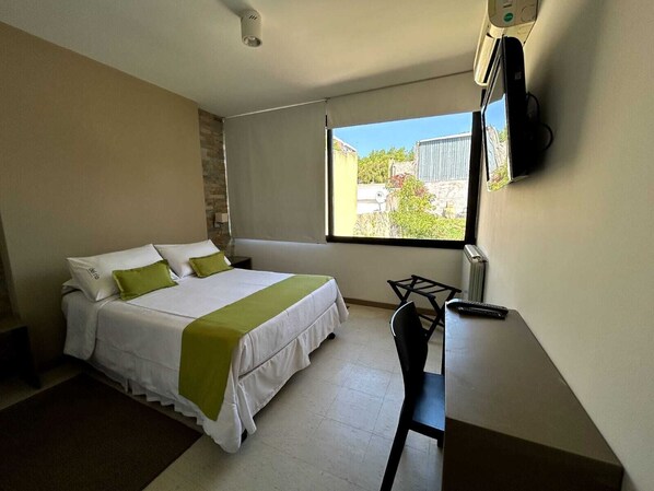 Standard Room, Private Bathroom | In-room safe, blackout curtains, free WiFi, bed sheets