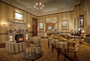 Serves breakfast, lunch, and dinner - Camelot Castle Hotel (Tintagel)