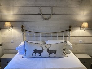 Deluxe-huoneisto, 3 makuuhuonetta, merinäköala | Ylelliset vuodevaatteet, silitysrauta/-lauta, vauvansängyt