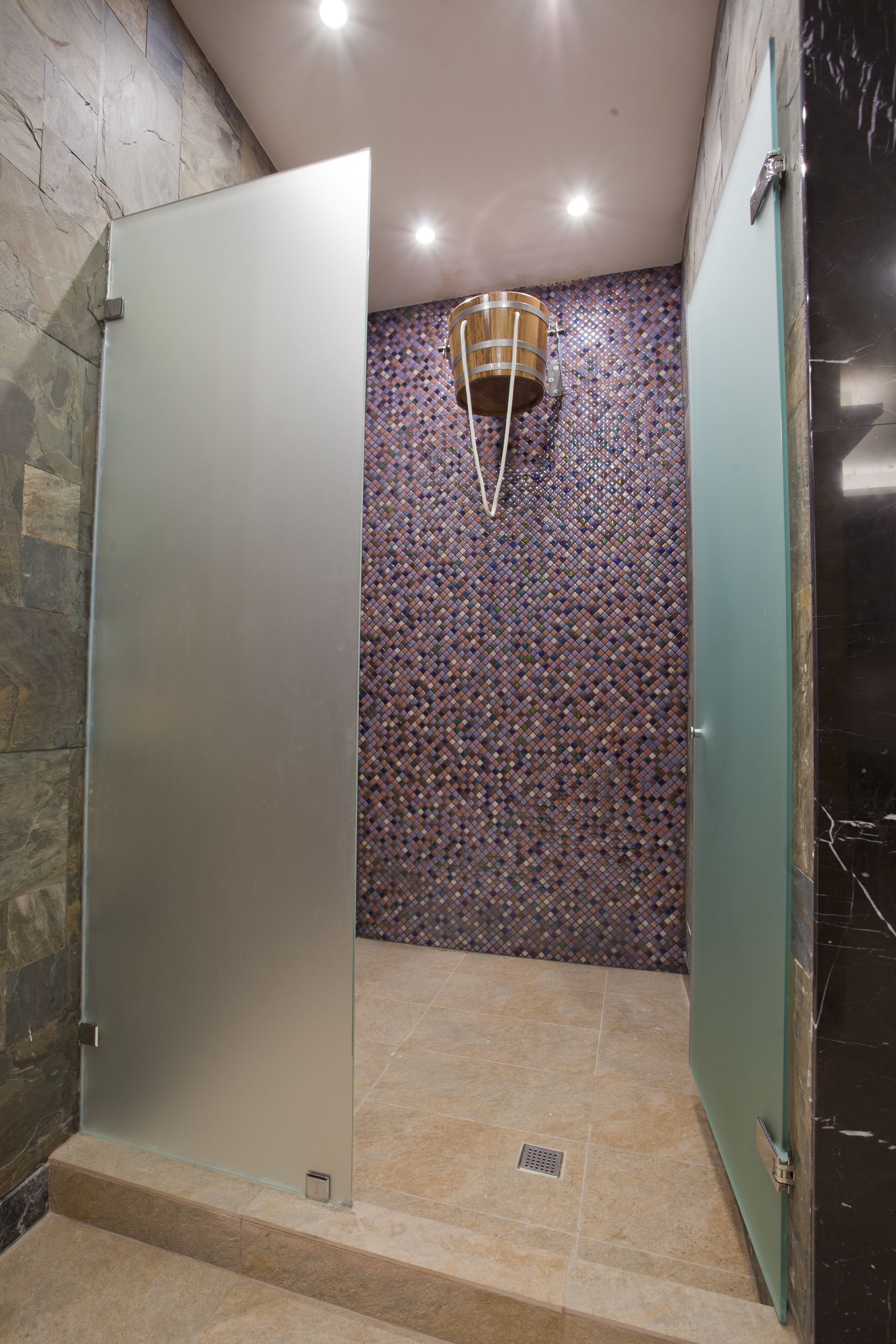 couples treatment room(s), body scrubs, facials, massages