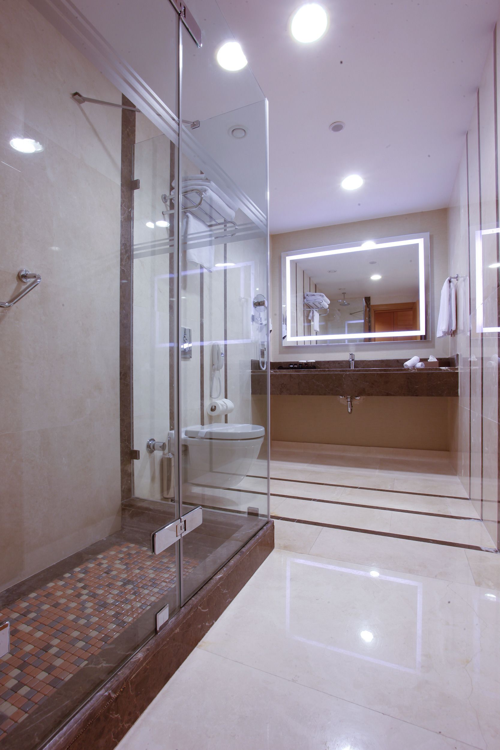 couples treatment room(s), body scrubs, facials, massages