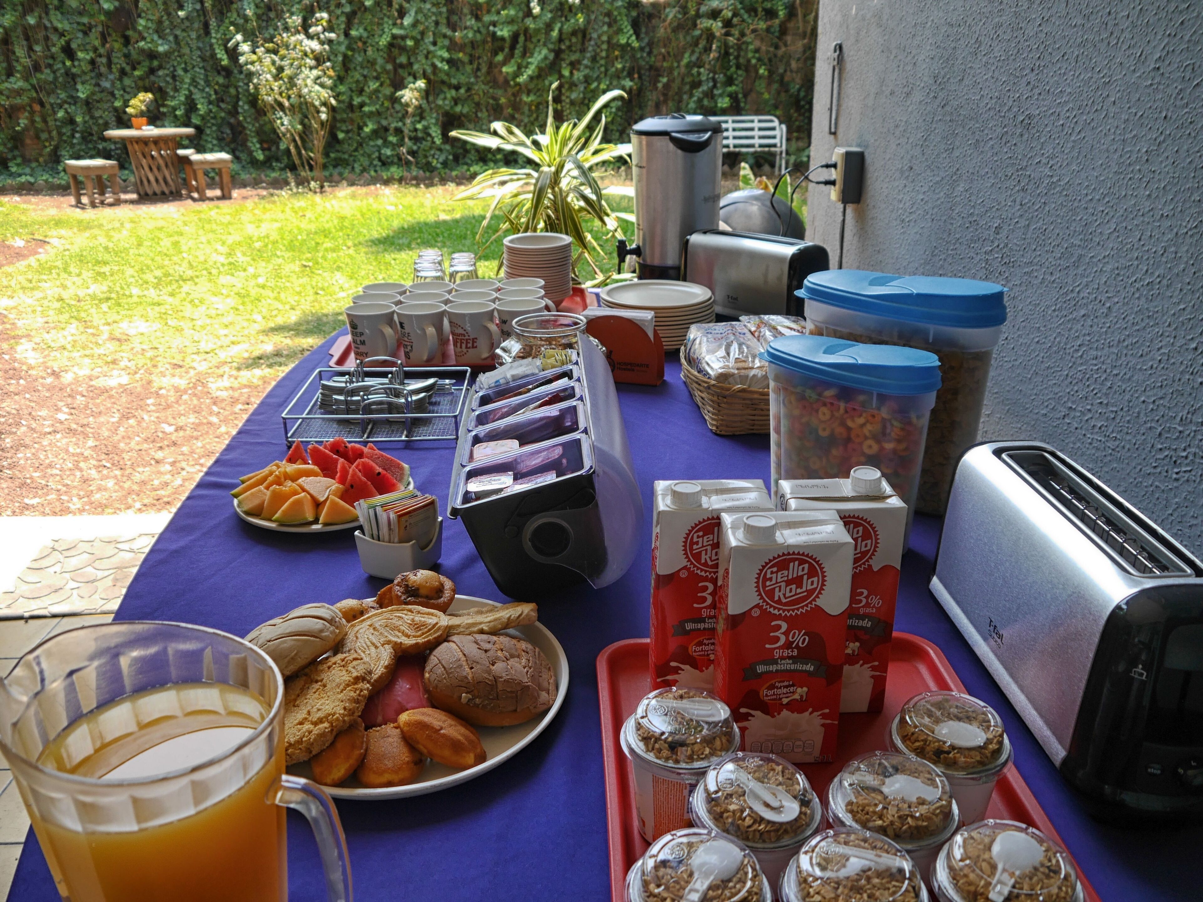 free daily continental breakfast