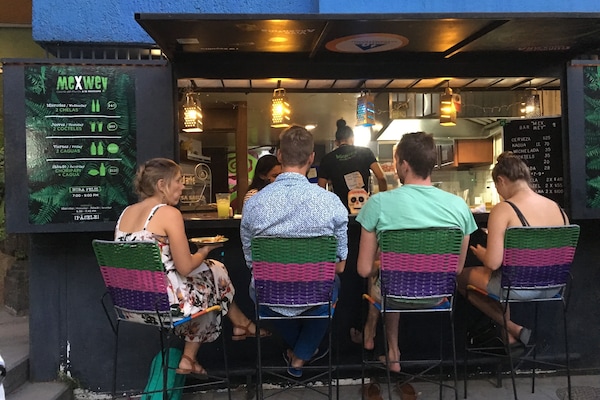 Bar (en el alojamiento)