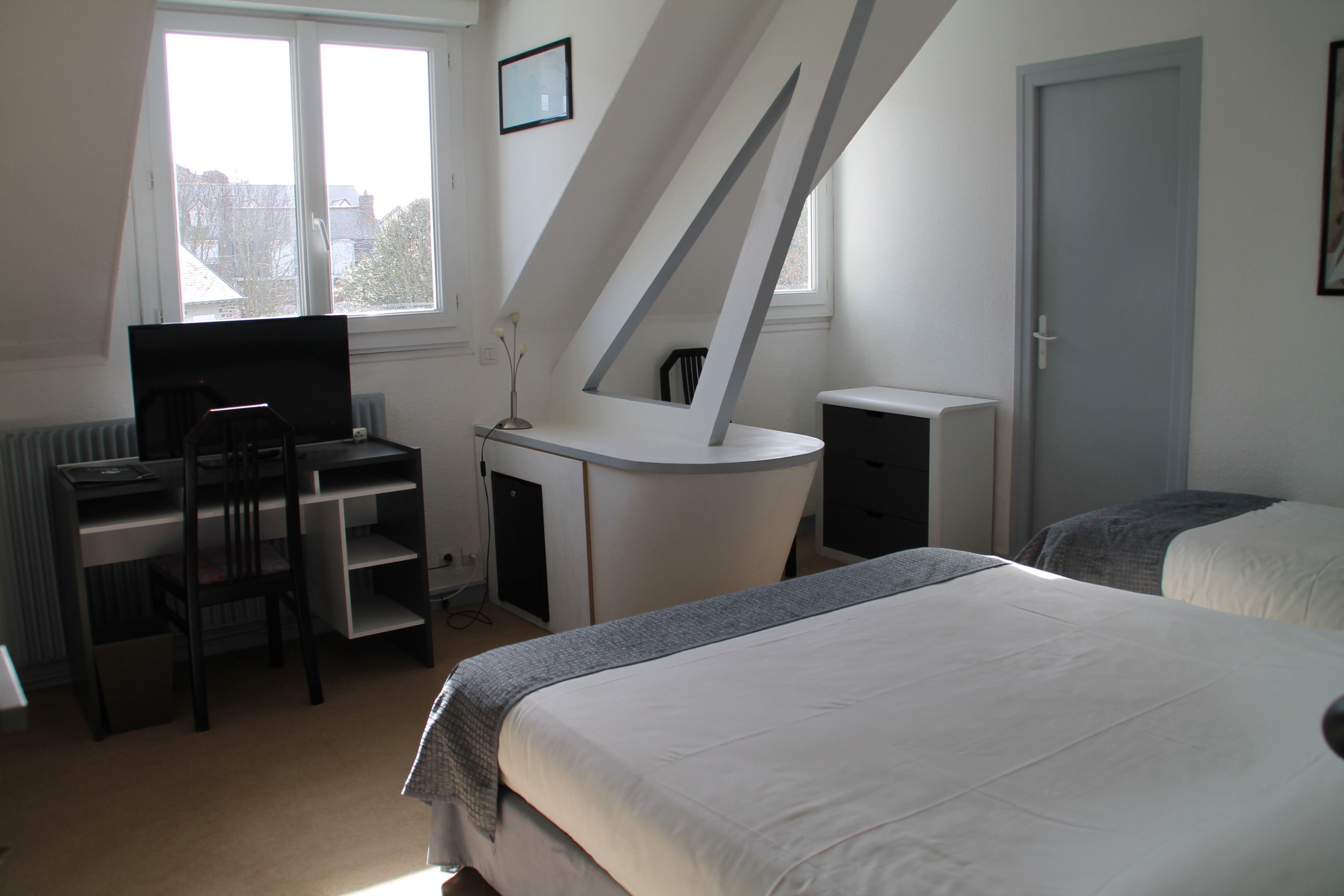 quadruple room | in-room safe, individually decorated, individually furnished, desk