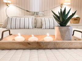 Caja de seguridad en la habitación y decoración personalizada 