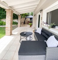 独立别墅, 2 间卧室, 露台, 花园 | 起居区