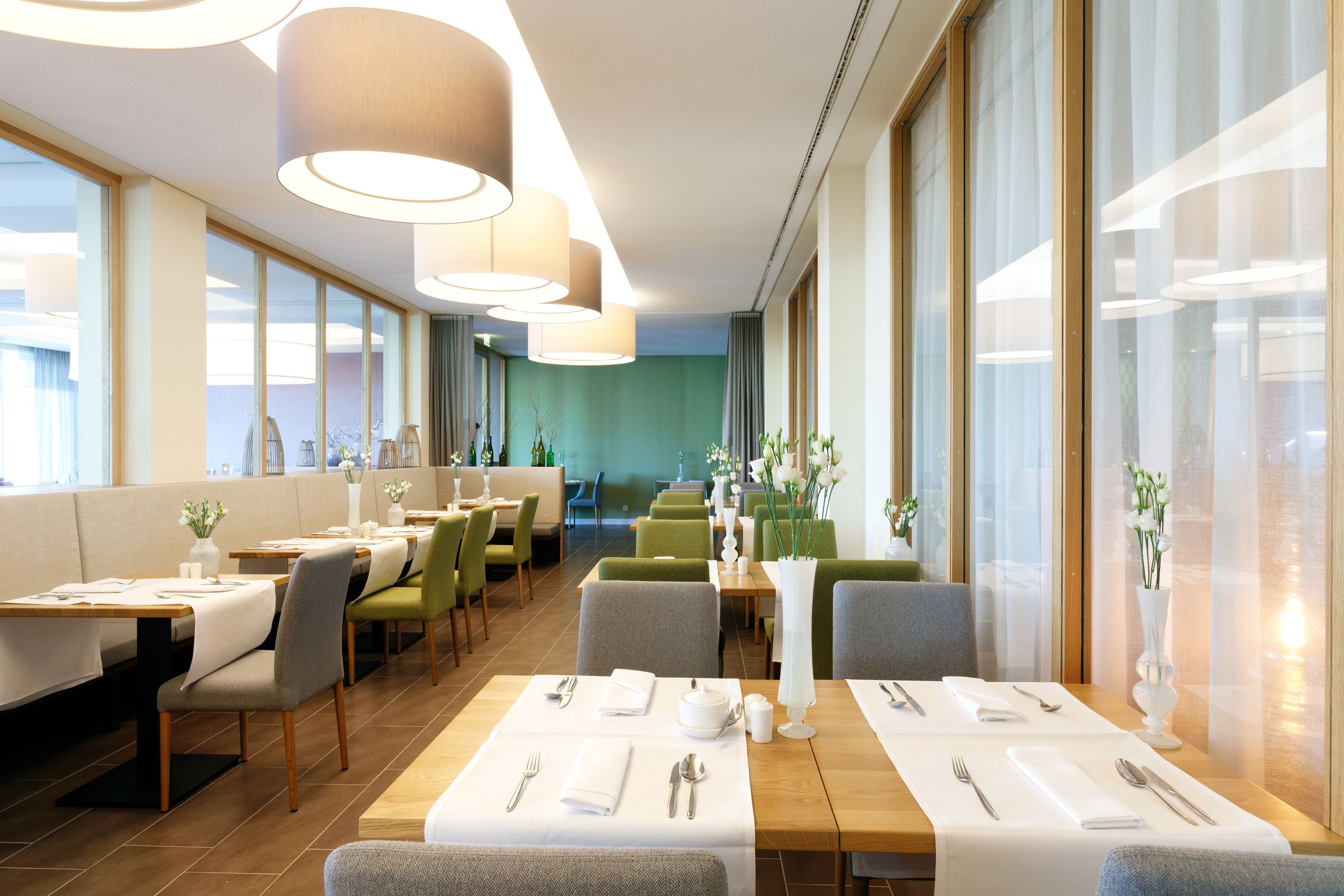 breakfast and dinner served, international cuisine