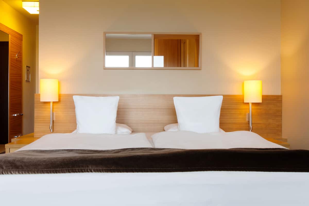 1 bedroom, premium bedding, free minibar, in-room safe