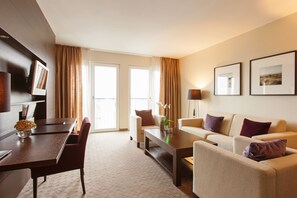 Sviitti | Oleskelualue | Taulutelevisio, DVD-soitin