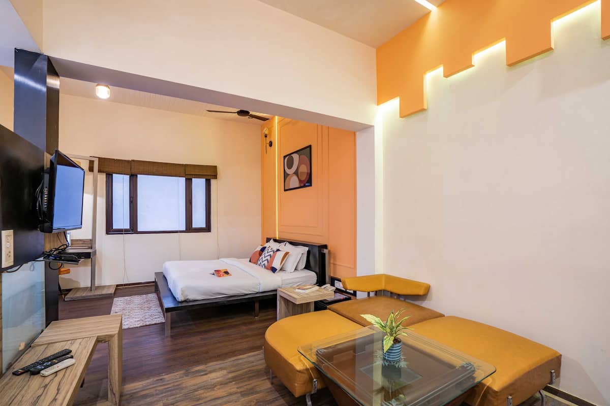 Luxury Suite, 1 Bedroom, Private Bathroom