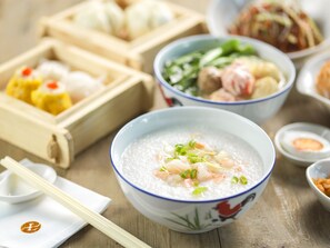 Café da manhã com buffet todos os dias (CNY 196 por pessoa)