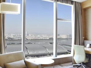 Roba de llit d'alta qualitat, minibar i caixa forta a l'habitació