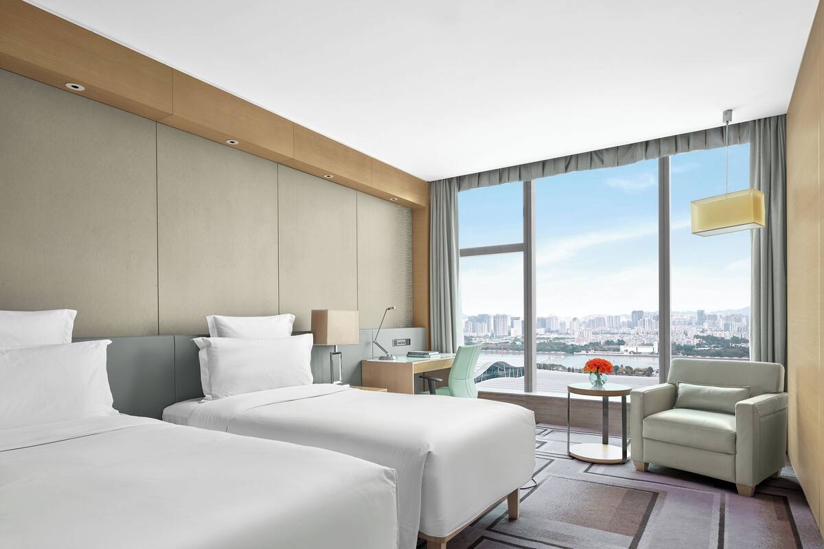 Ropa de cama de alta calidad y minibar 