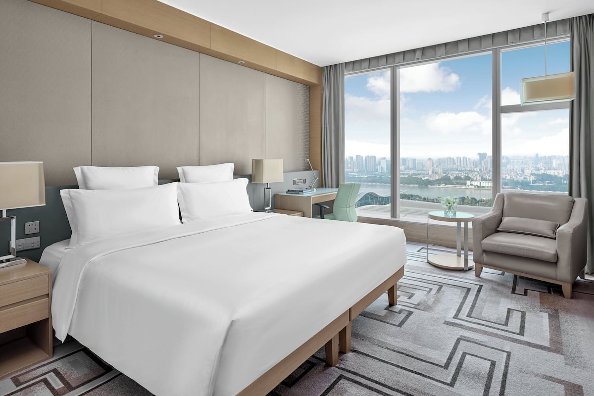Ropa de cama de alta calidad y minibar 