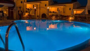 2 outdoor pools, pool umbrellas, pool loungers