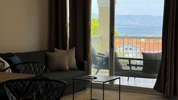 Apartment, 2 Bedrooms, Sea View, Annex Building (for 5) | Coffee and/or coffee maker