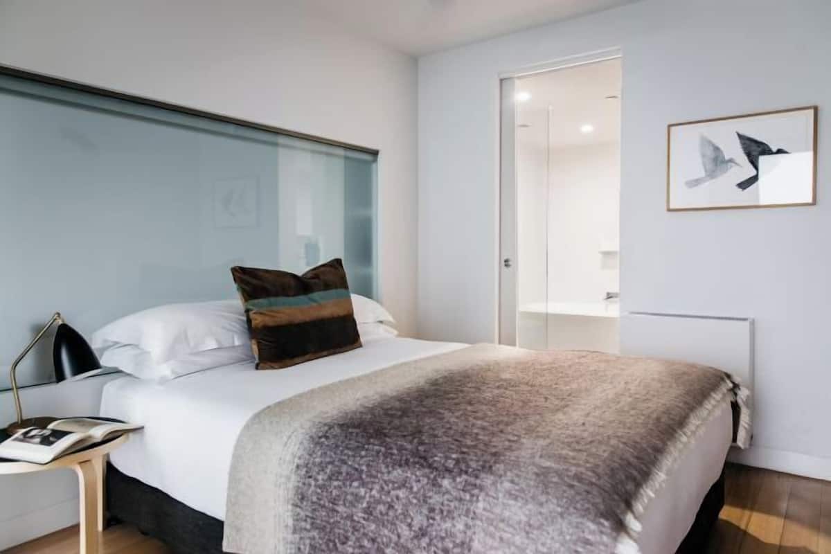 2 bedrooms, premium bedding, pillowtop beds, in-room safe
