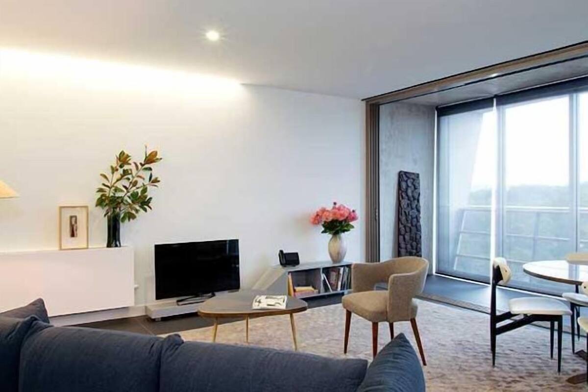 Sala d'estar | Televisor de 45 polzades amb canals per cable